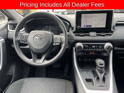 Used 2025 Toyota RAV4 XLE AWD/4WD image 14