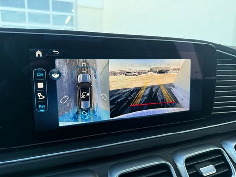 Used 2026 Mercedes-Benz GLS 580 4MATIC image 24