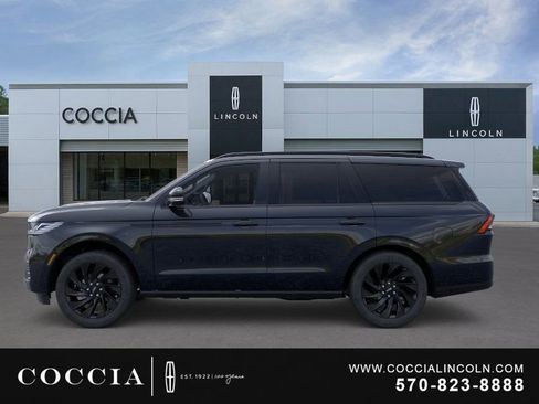 New 2026 Lincoln Navigator Reserve w/ Jet Appearance Package image 3