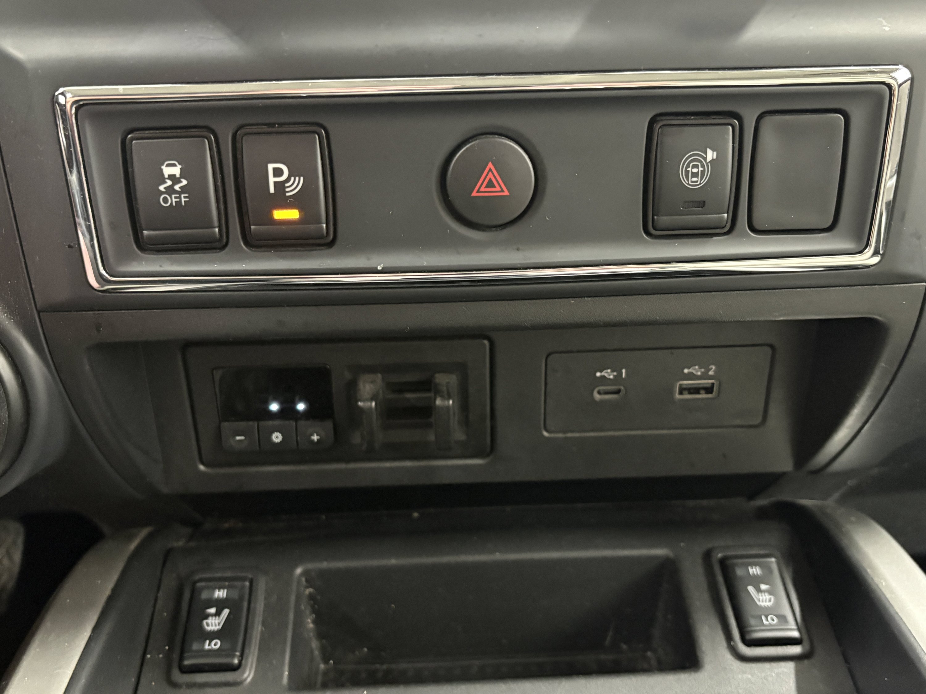 Used 2024 Nissan Titan SV w/ SV Convenience Package AWD/4WD image 17