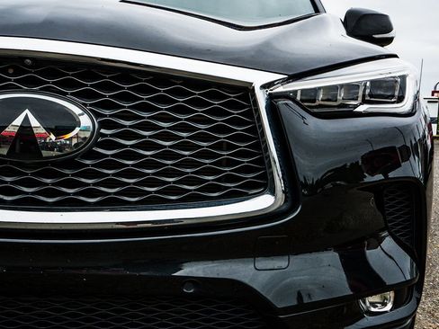 Used 2019 INFINITI QX50 Essential w/ Sensory Package AWD/4WD image 9