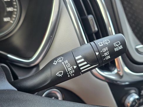 Used 2022 Chevrolet Equinox LT AWD/4WD image 32