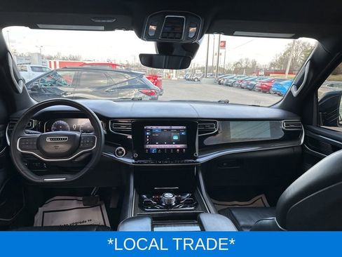Used 2022 Jeep Wagoneer Series III AWD/4WD image 2