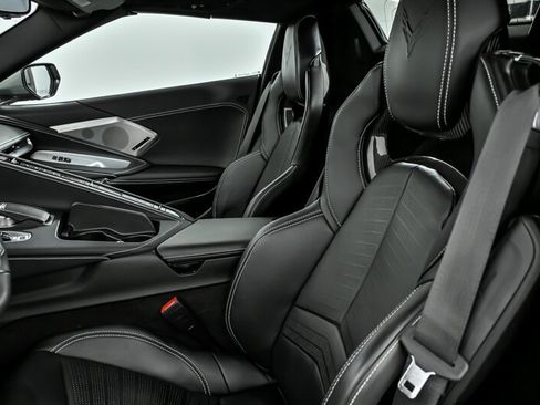 Used 2022 Chevrolet Corvette Stingray w/ Z51 Performance Package image 22