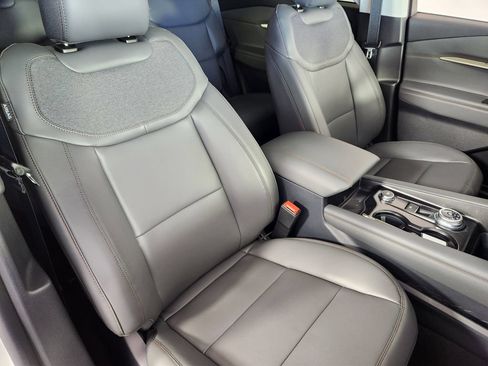New 2026 Ford Explorer Active w/ Active Comfort Package AWD/4WD image 10