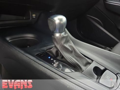 Used 2021 Toyota C-HR LE image 9