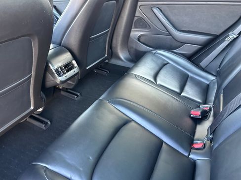 Used 2018 Tesla Model 3 Mid Range image 23