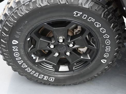 Certified 2022 Jeep Gladiator Willys image 19