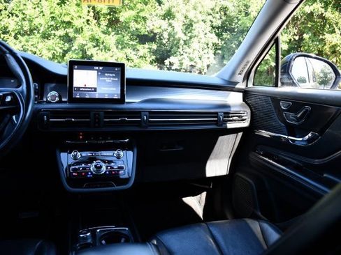 Used 2020 Lincoln Corsair FWD w/ Premium Package image 22