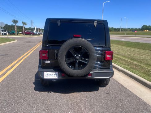 Certified 2021 Jeep Wrangler Unlimited Sahara AWD/4WD image 10