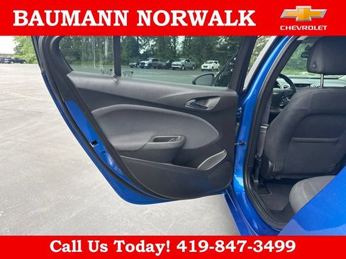Used 2017 Chevrolet Cruze LT w/ Convenience Package FWD image 40