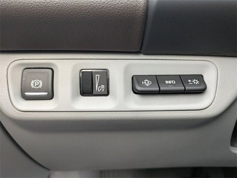 Used 2023 GMC Acadia SLT w/ Technology Package image 31