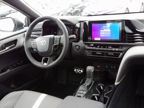 New 2026 Toyota Camry SE image 6