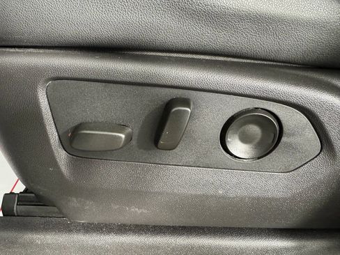 Used 2024 Chevrolet Silverado 1500 ZR2 w/ Technology Package image 37