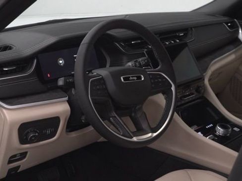 New 2025 Jeep Grand Cherokee L Limited w/ Luxury Tech Group II image 13