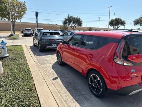 Certified 2024 Kia Soul EX FWD image 5