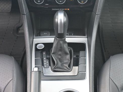 Used 2022 Volkswagen Passat 2.0T SE image 13