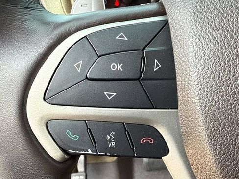 Used 2016 Jeep Grand Cherokee Overland RWD image 25