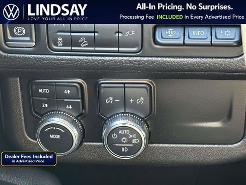Used 2021 GMC Yukon Denali w/ Advanced Technology Package AWD/4WD image 25