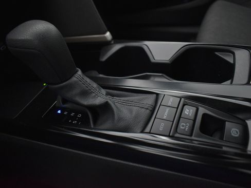 Used 2025 Toyota Camry LE image 29