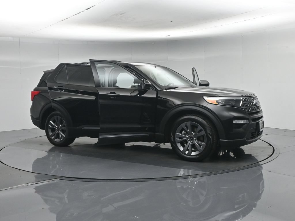 Certified 2023 Ford Explorer XLT w/ Equipment Group 202A RWD image 40
