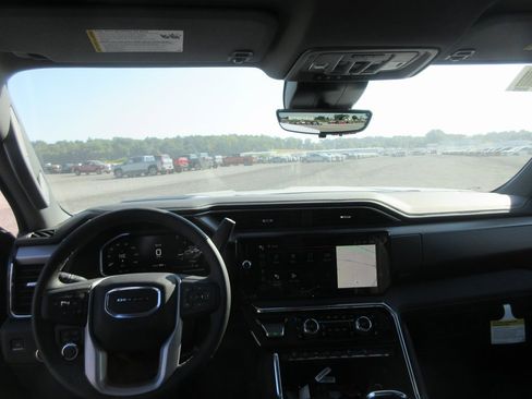 New 2026 GMC Sierra 2500 Denali w/ Denali Reserve Package image 17