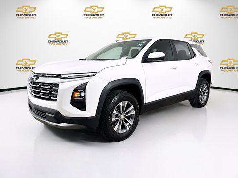 Used 2025 Chevrolet Equinox LT FWD image 3
