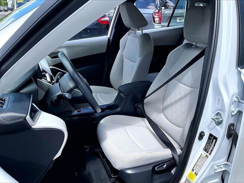 Used 2026 Toyota Corolla Cross L FWD image 10