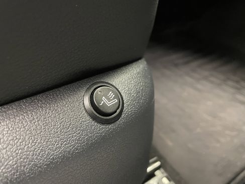 Used 2025 Toyota Camry SE image 23