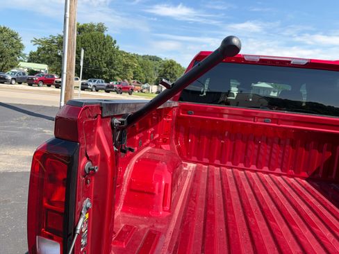 Used 2024 GMC Sierra 1500 Elevation AWD/4WD image 7