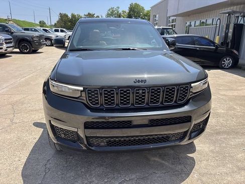 Used 2024 Jeep Grand Cherokee L Summit AWD/4WD image 13