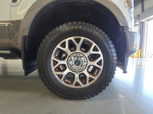Used 2022 Ford F350 King Ranch w/ King Ranch Ultimate Package AWD/4WD image 29