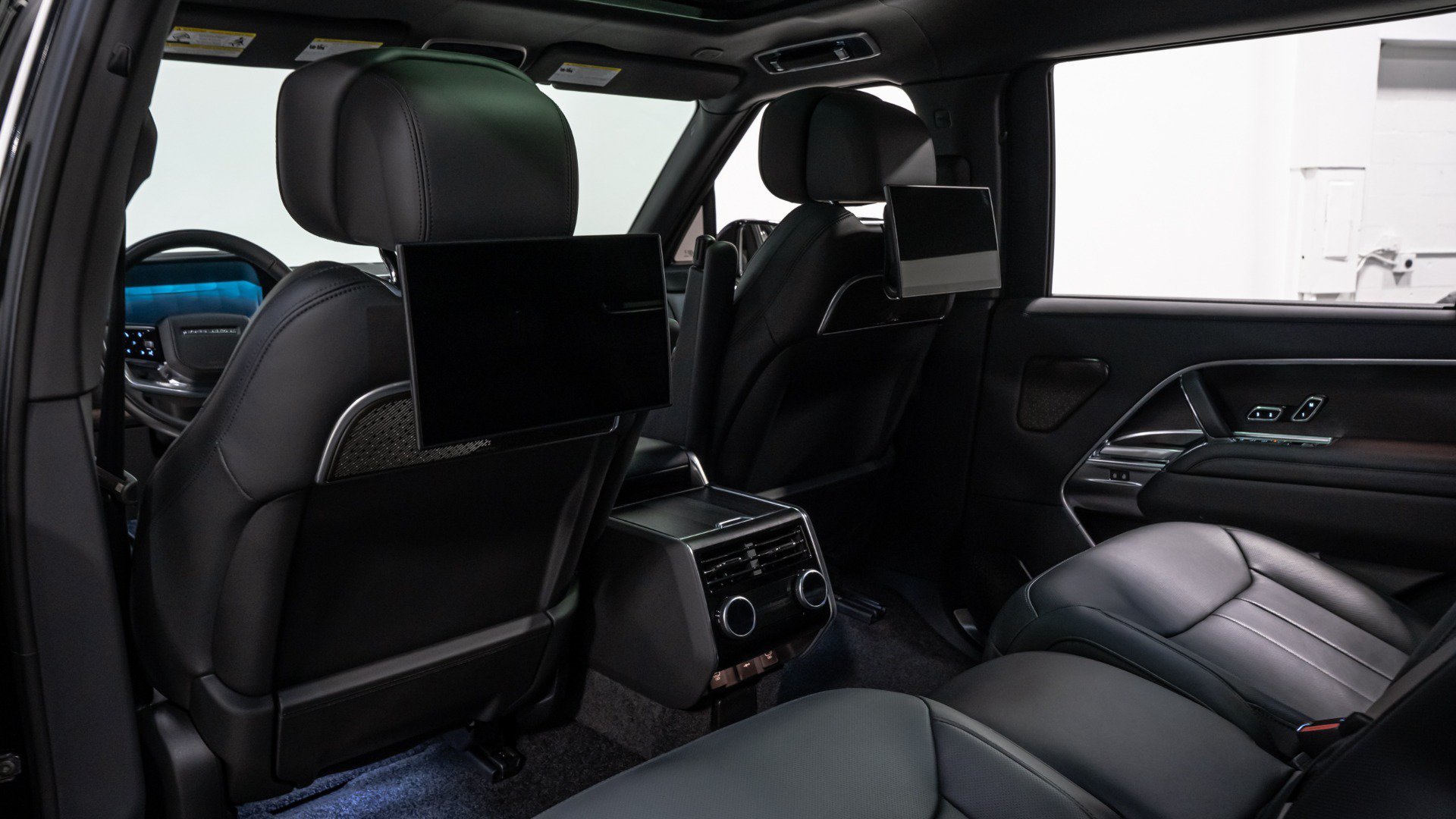 Used 2025 Land Rover Range Rover Long Wheelbase Autobiography AWD/4WD image 62