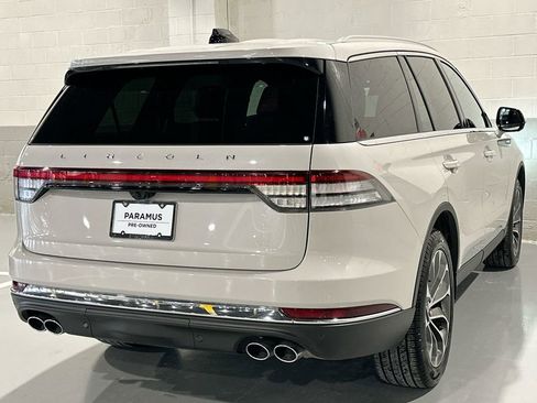 Used 2025 Lincoln Aviator Reserve w/ Illumination Package image 3
