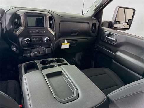 New 2025 GMC Sierra 2500 Pro w/ Convenience Package image 15