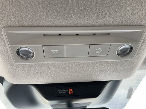 Used 2025 Nissan Kicks SV image 29