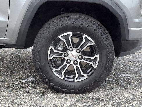 Used 2024 GMC Canyon AT4 image 8