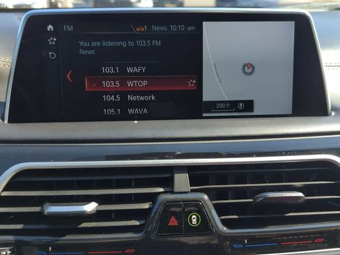 Used 2018 BMW 750i xDrive image 32