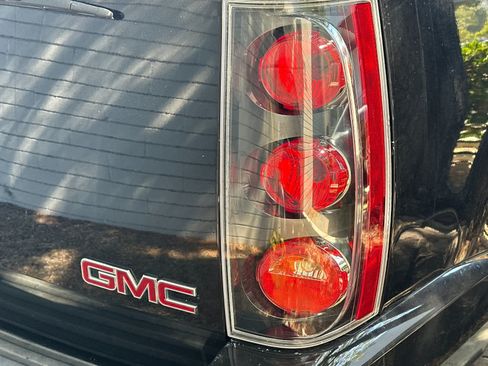Used 2013 GMC Yukon Denali AWD/4WD image 10