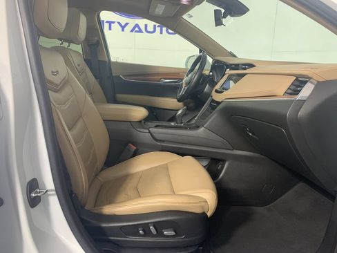 Used 2019 Cadillac XT5 Platinum AWD/4WD image 41
