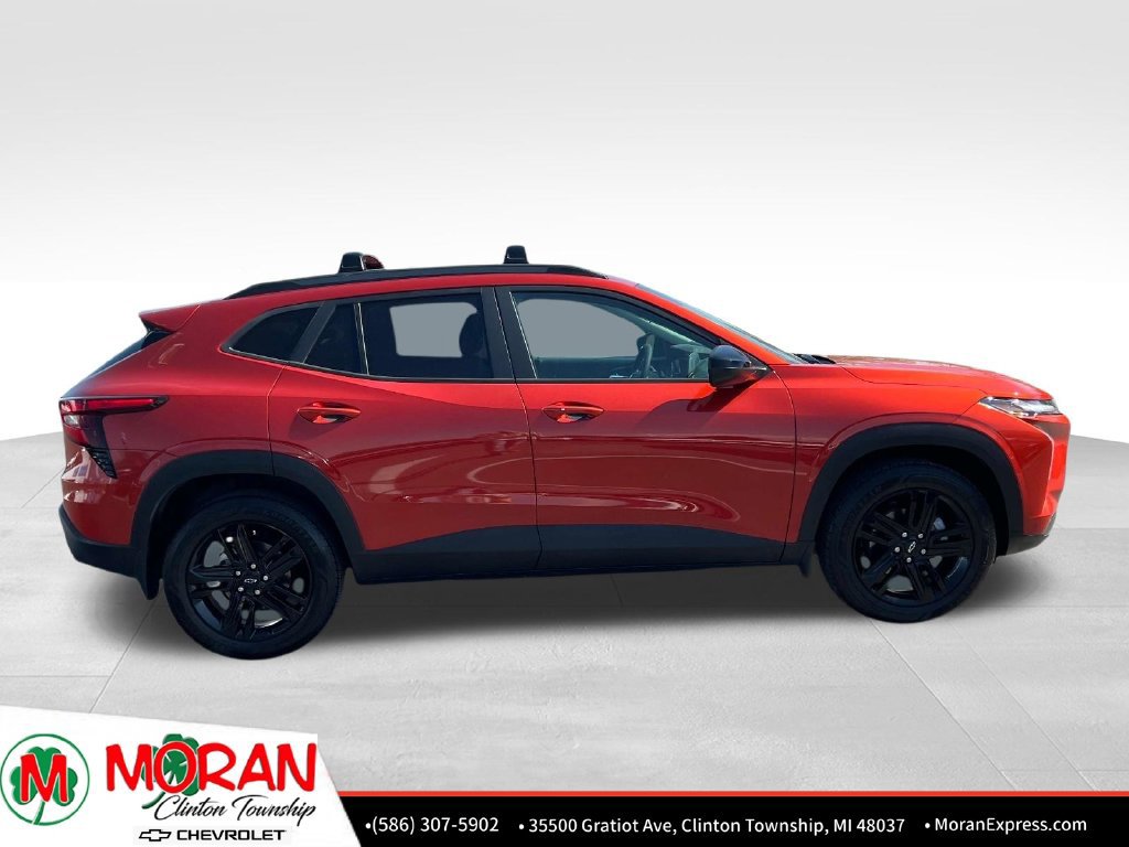 Certified 2024 Chevrolet Trax ACTIV w/ Driver Confidence Package FWD image 8