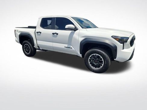 Used 2025 Toyota Tacoma TRD Off-Road AWD/4WD image 6