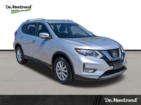 Used 2017 Nissan Rogue SV w/ SV Premium Package FWD image 3