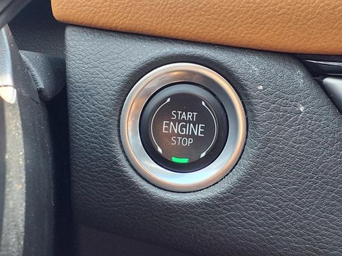 Used 2024 Cadillac XT4 Sport FWD image 9