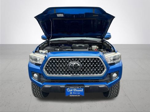 Used 2018 Toyota Tacoma TRD Off-Road w/ Technology Package AWD/4WD image 4