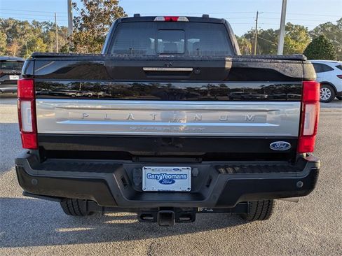 Used 2022 Ford F250 Platinum w/ FX4 Off-Road Package image 5