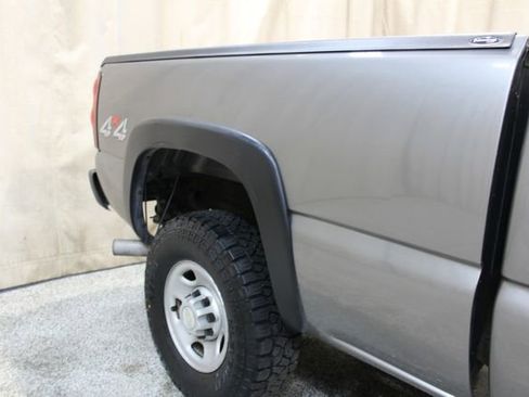 Used 2006 Chevrolet Silverado 2500 W/T w/ Heavy-Duty Power Package image 11