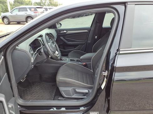 Used 2024 Volkswagen Jetta Sport FWD image 4