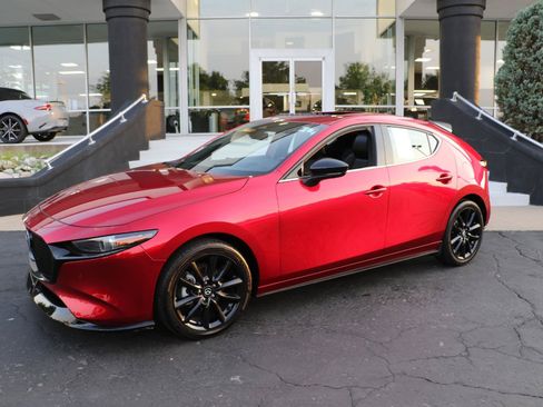 Certified 2025 MAZDA MAZDA3 Hatchback w/Premium Plus Pkg AWD/4WD image 1