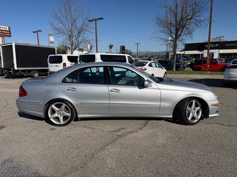Used 2009 Mercedes-Benz E 350 Sedan image 2